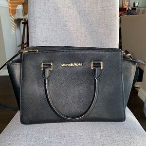 Michael Kors Medium Black Selma Purse